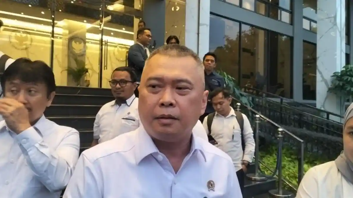 Menhub-Dudy-Purwagandhi-kereta-sumatera