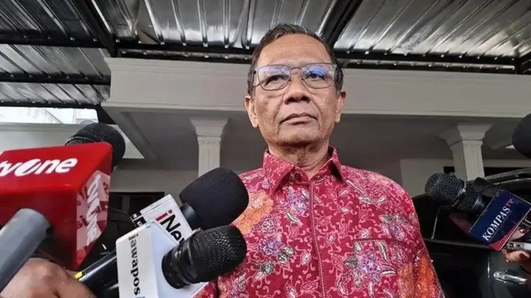 PAGAR-LAUT-TANGERANG-Mahfud