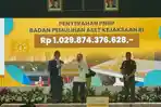 kejagung-serahkan-uang-ke-purbaya